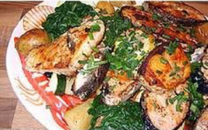 Fischtag - Fischplatte mit Lachsfilet, Thunfischsteak und Wirsingrolle